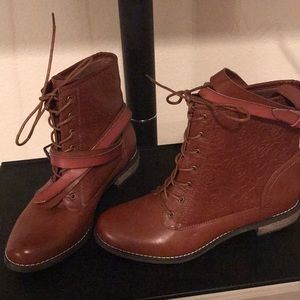 Adorable Brown Boots!